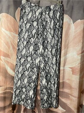New York & Company Black and White Snake-Print Wide Leg Skirt